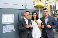 Open House von SIPA und EREMA (v.l.n.r.): Enrico Gribaudo, Geschäftsführer von SIPA, Anna Horecica Csiki, Produktmanagerin für PET Systeme bei SIPA, und Christoph Wöss, Business Development Manager der EREMA Group.